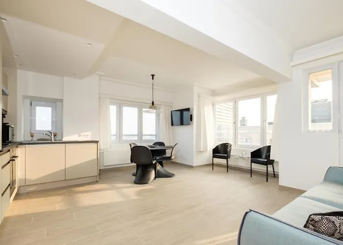 Les Dauphins 10c Apartment *